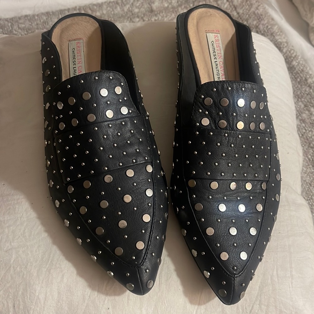 Chinese Laundry Black studded slides - size 9